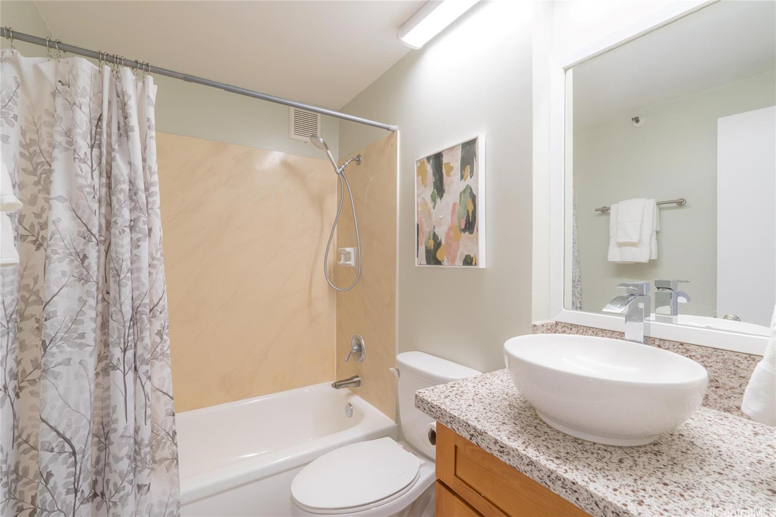 Kings Gate condo # 2106, Honolulu, Hawaii - photo 14 of 23