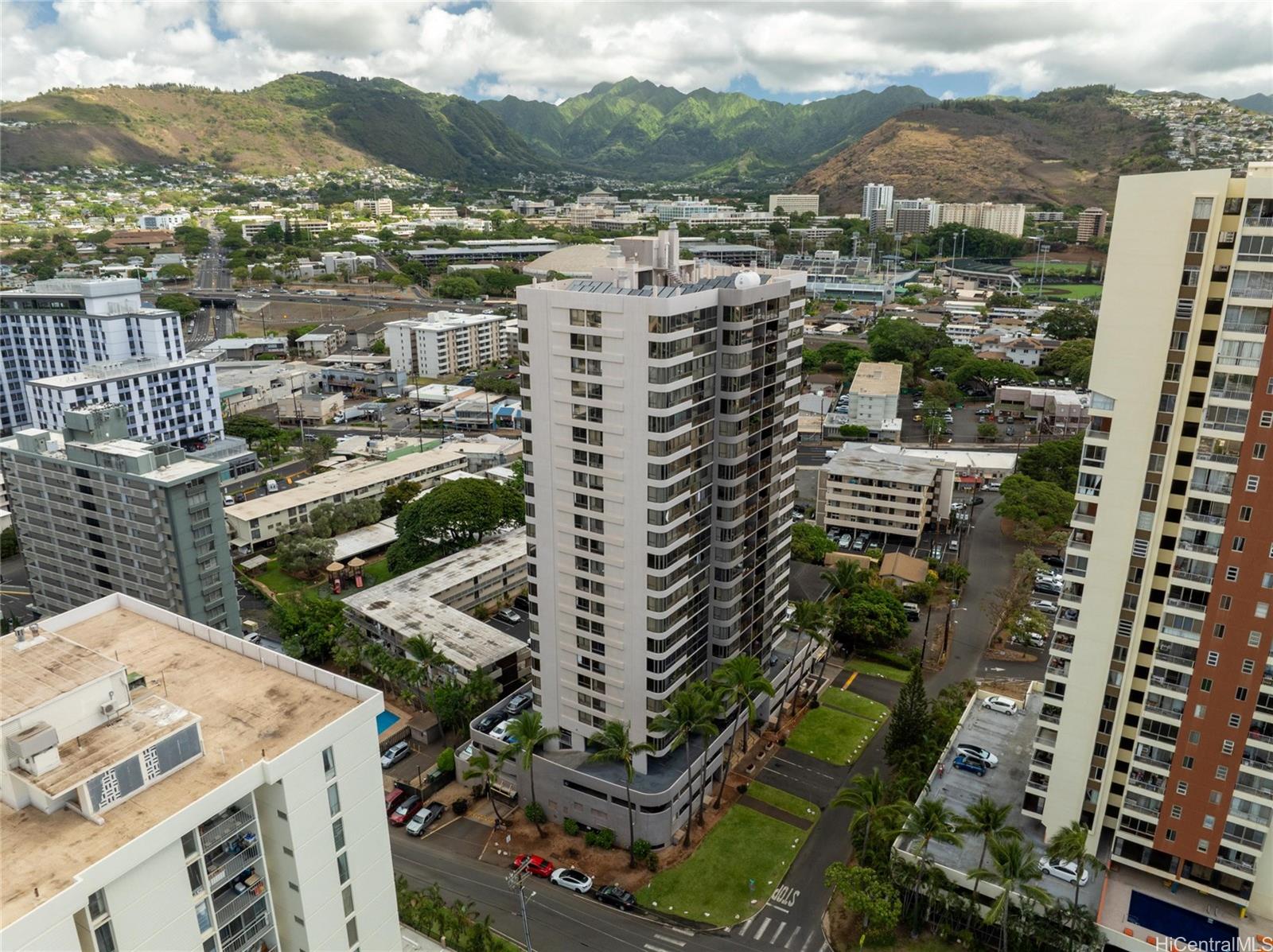 Kings Gate condo # 2106, Honolulu, Hawaii - photo 21 of 23
