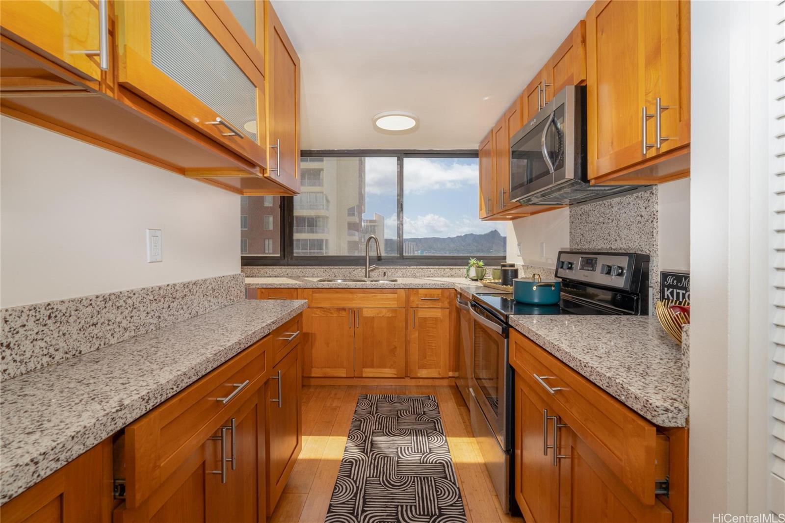 Kings Gate condo # 2106, Honolulu, Hawaii - photo 5 of 23