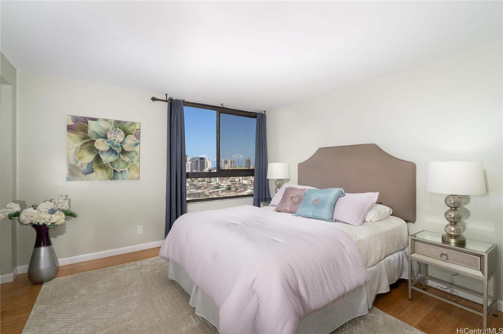 Kings Gate condo # 2106, Honolulu, Hawaii - photo 6 of 23