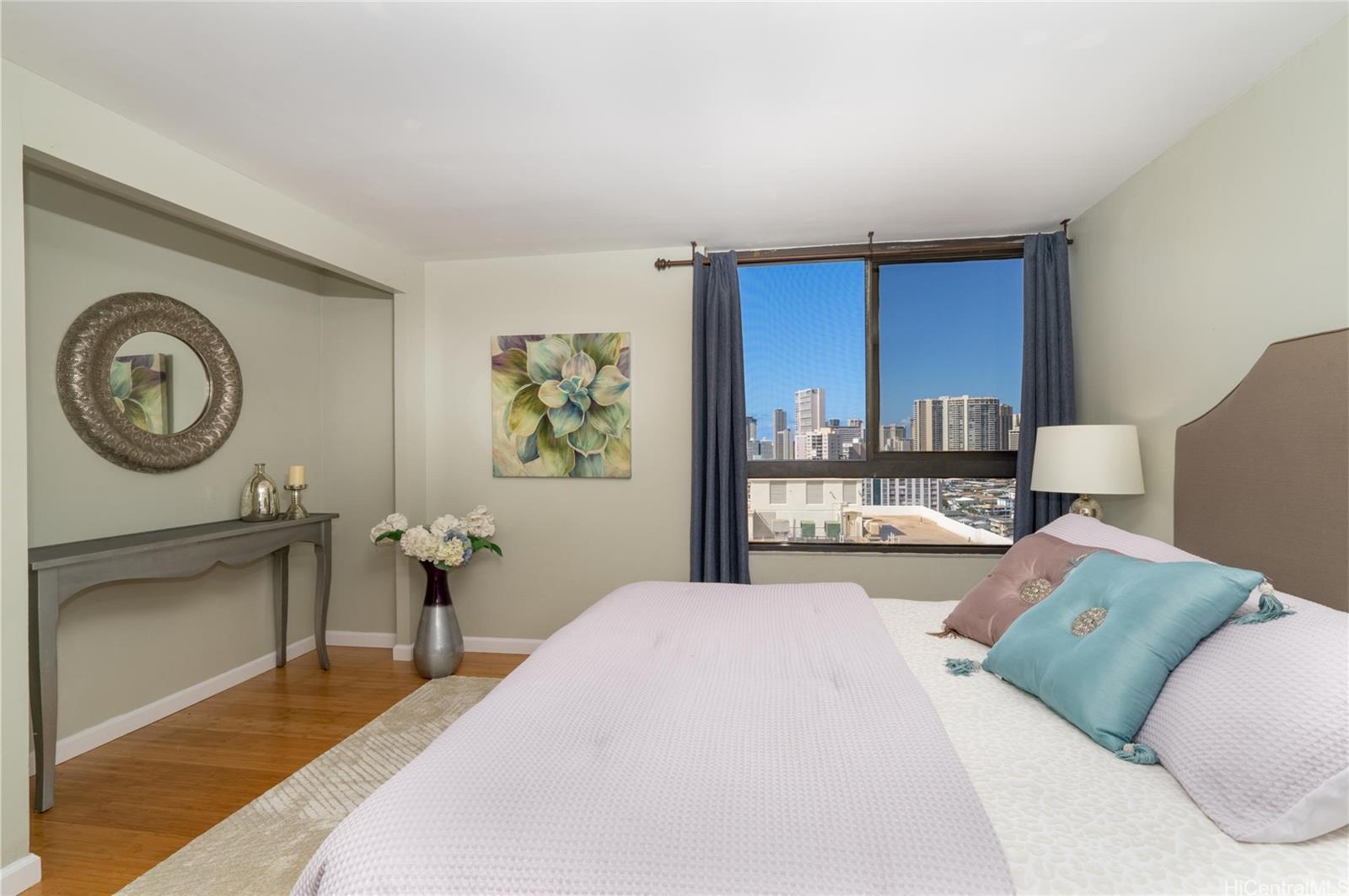 Kings Gate condo # 2106, Honolulu, Hawaii - photo 8 of 23