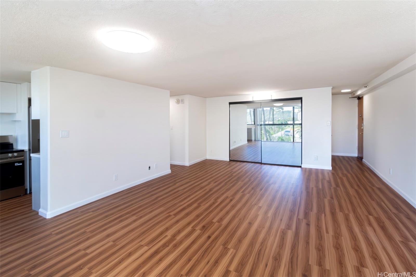 2724 Kahoaloha Ln Honolulu - Rental - photo 2 of 21