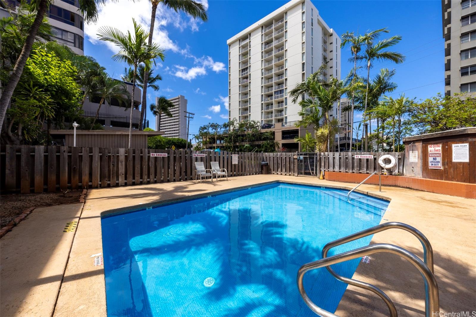 2724 Kahoaloha Ln Honolulu - Rental - photo 17 of 21