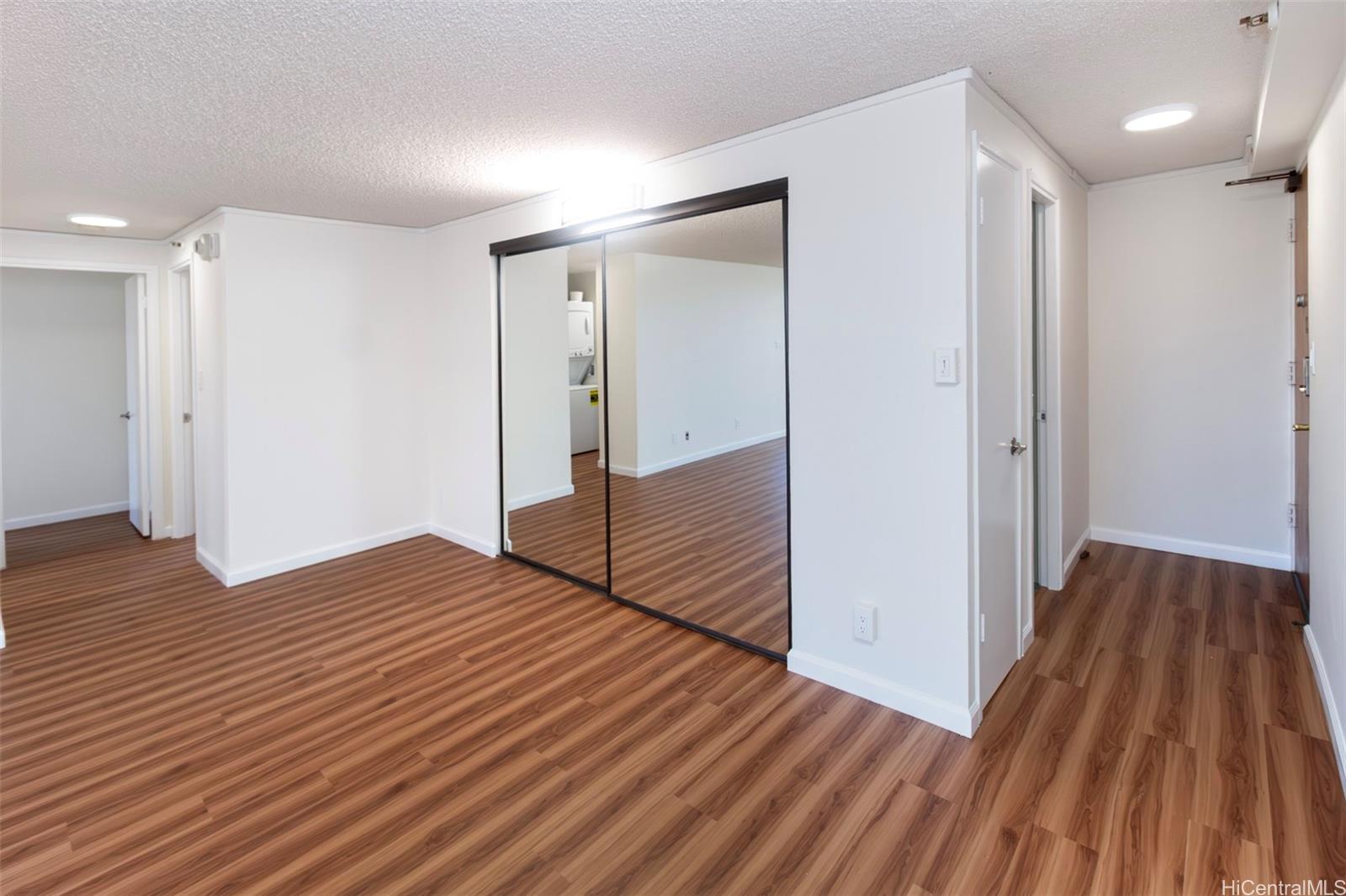 2724 Kahoaloha Ln Honolulu - Rental - photo 3 of 21