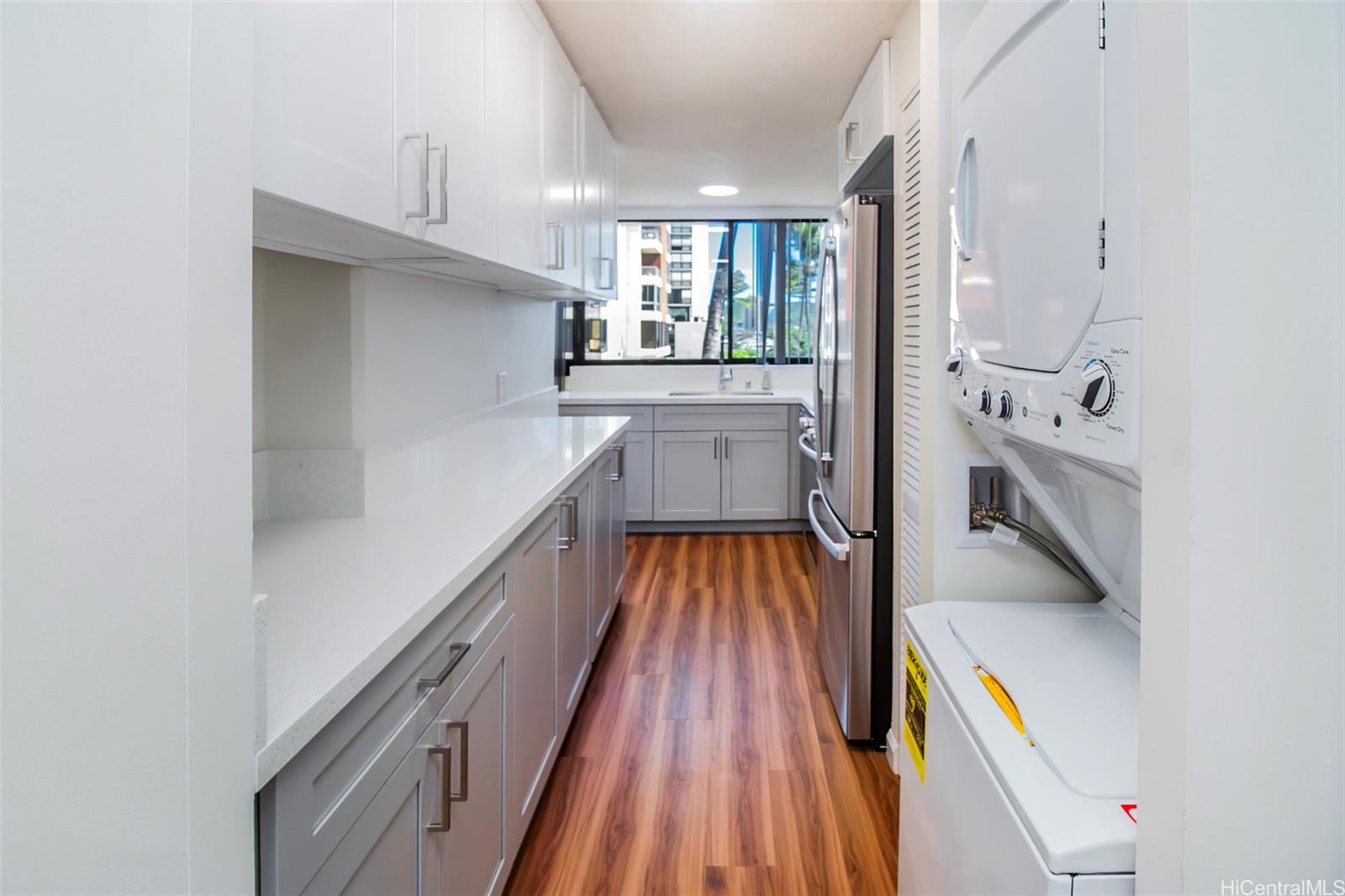 2724 Kahoaloha Ln Honolulu - Rental - photo 7 of 21