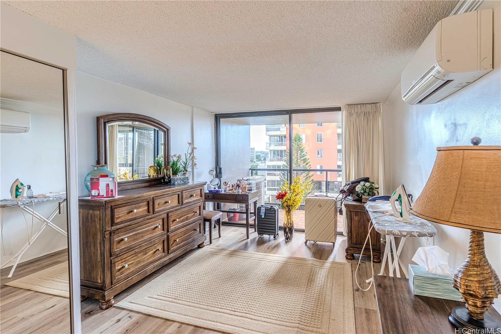 Kings Gate condo # 705, Honolulu, Hawaii - photo 6 of 15