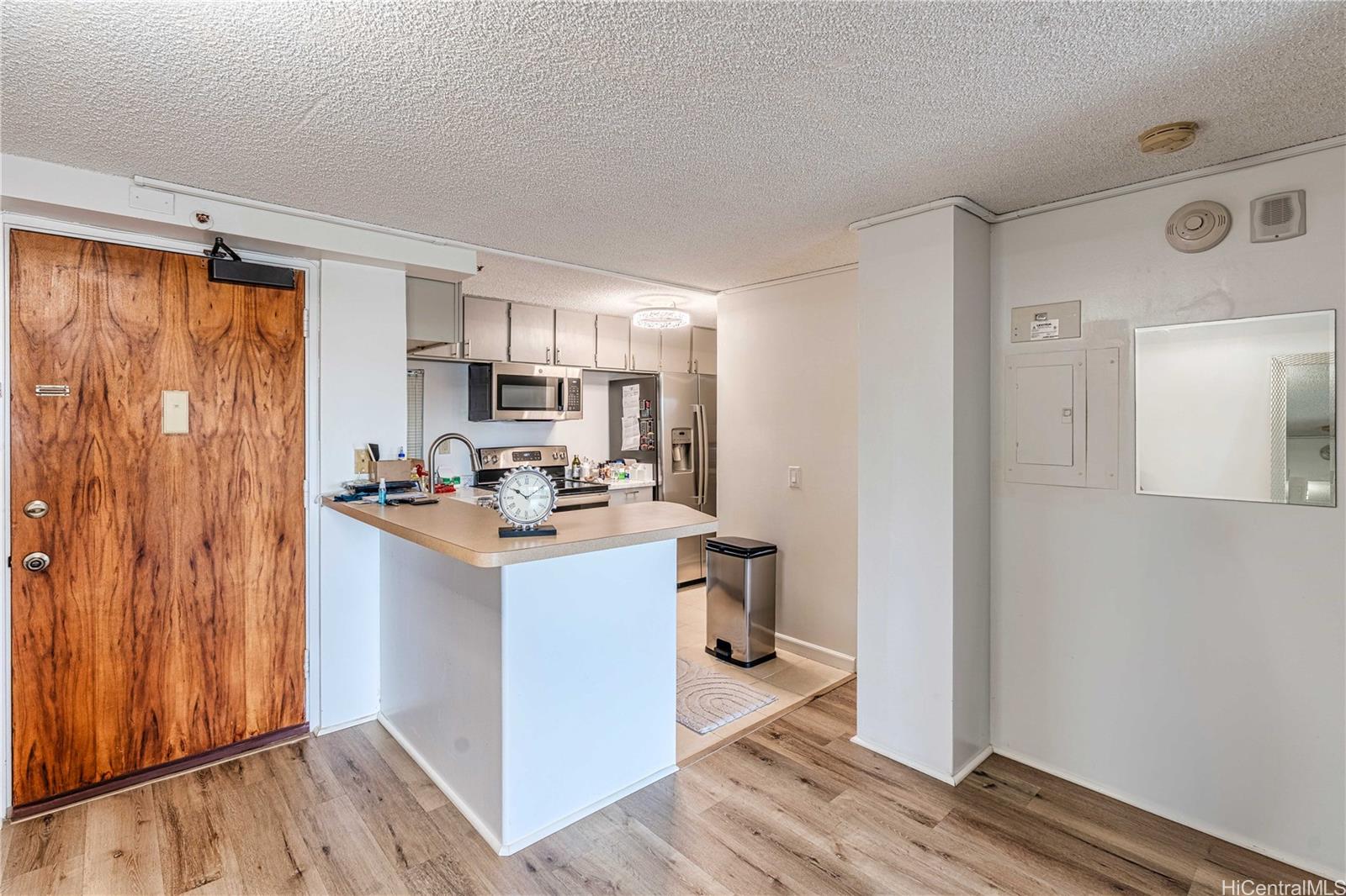 Kings Gate condo # 705, Honolulu, Hawaii - photo 9 of 15