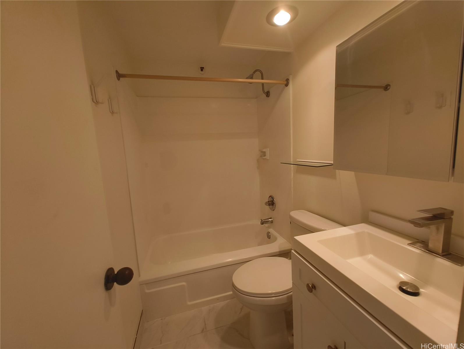 2724 Kahoaloha Lane Honolulu - Rental - photo 5 of 11