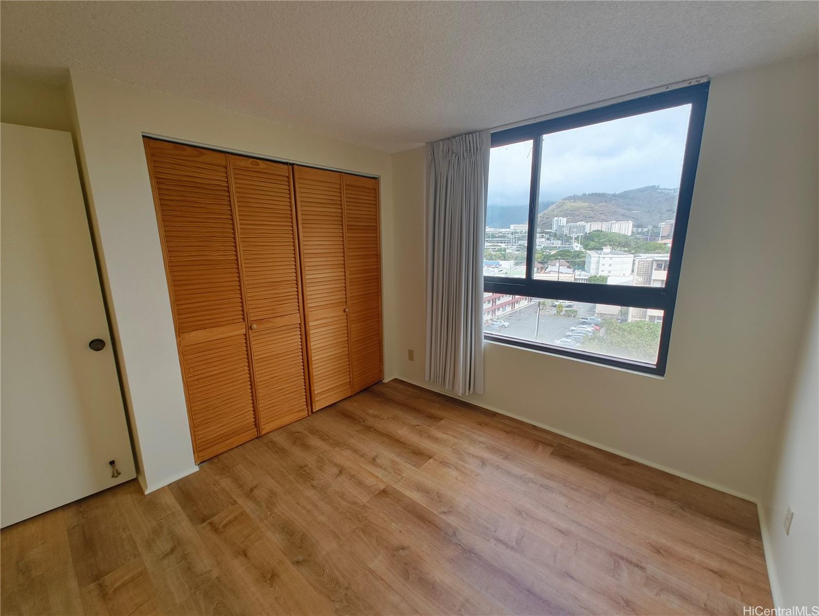 2724 Kahoaloha Lane Honolulu - Rental - photo 7 of 11