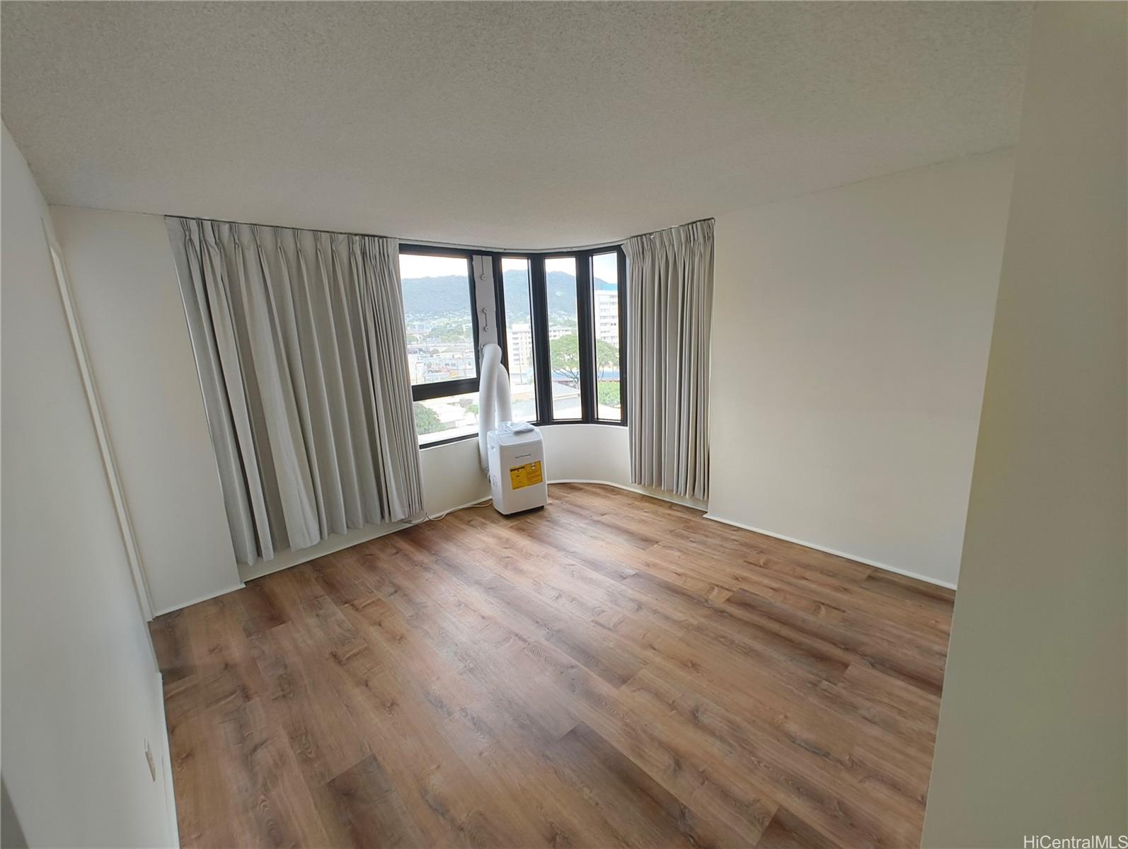 2724 Kahoaloha Lane Honolulu - Rental - photo 8 of 11