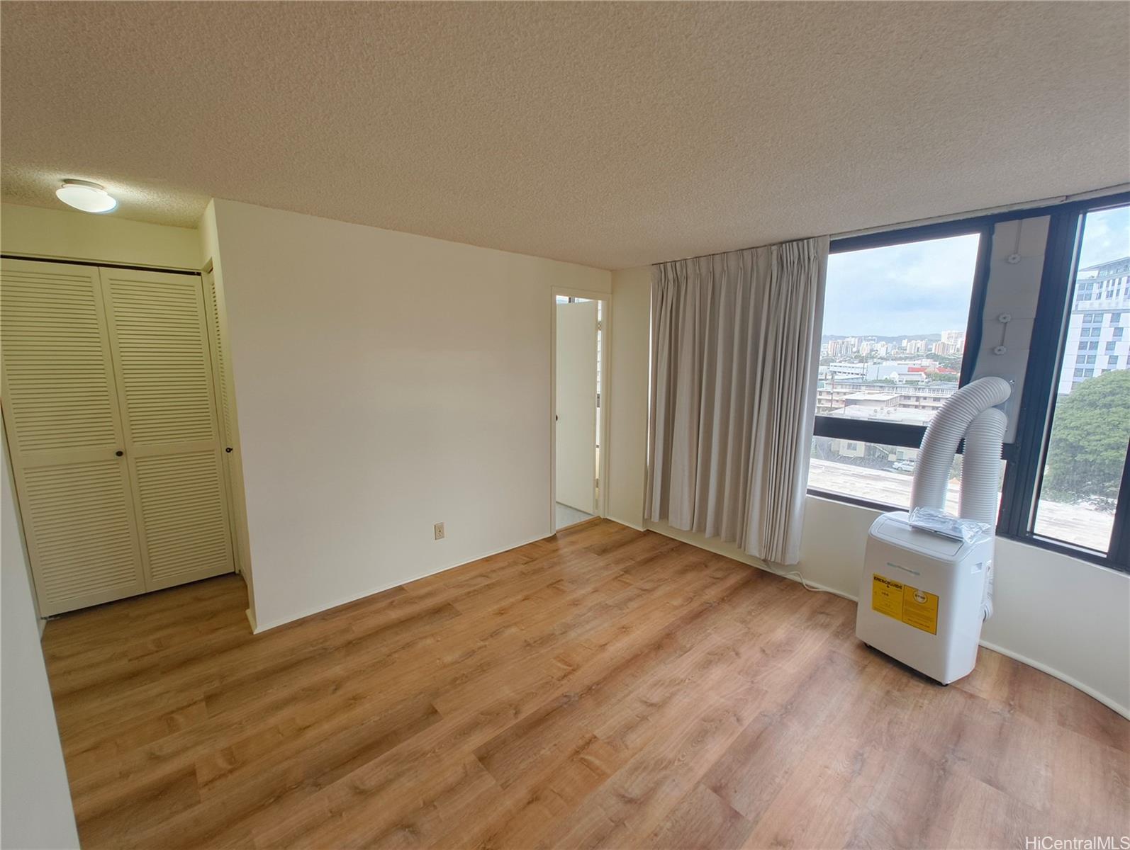 2724 Kahoaloha Lane Honolulu - Rental - photo 9 of 11