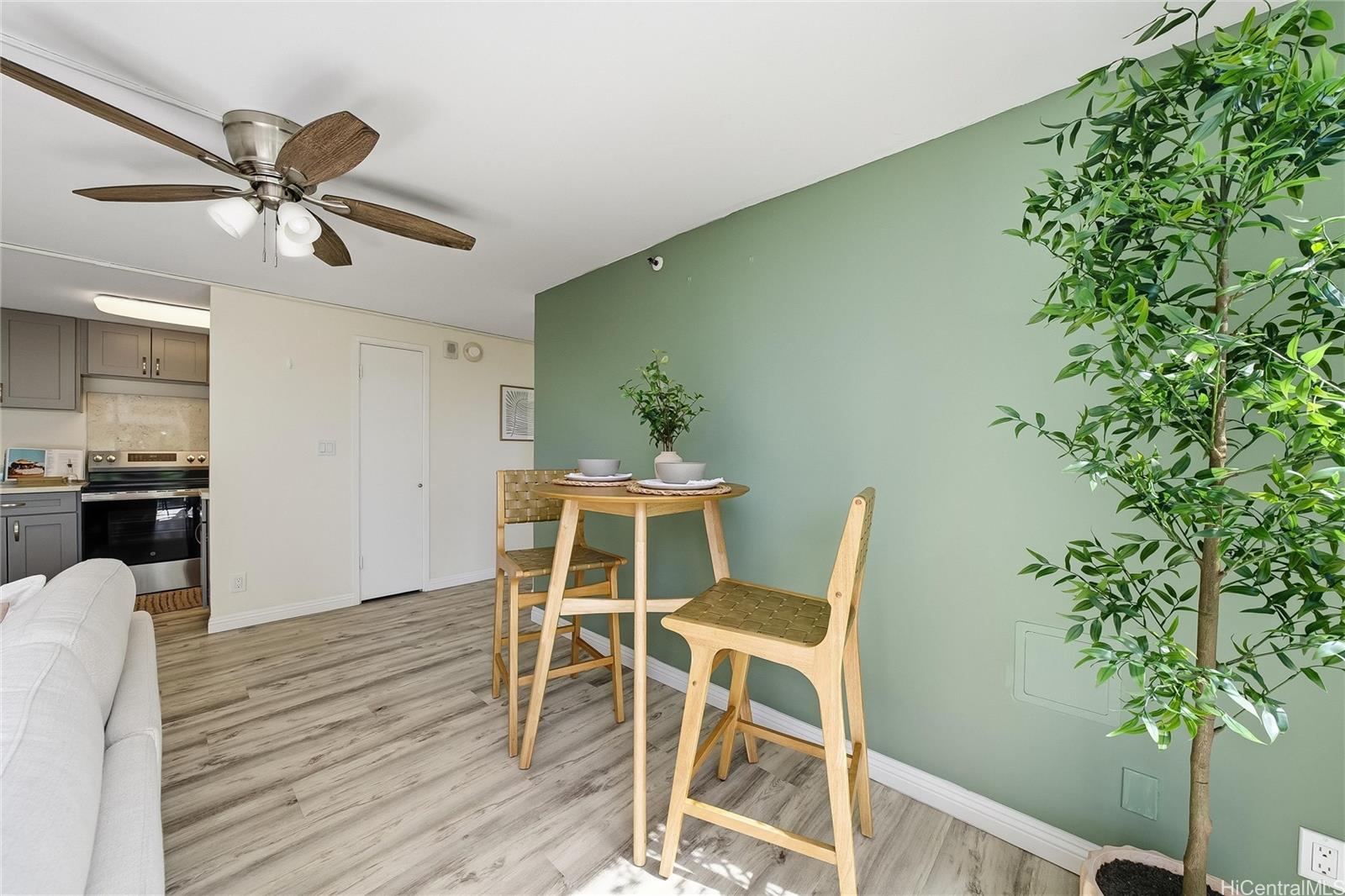 Kings Gate condo # 803, Honolulu, Hawaii - photo 3 of 21