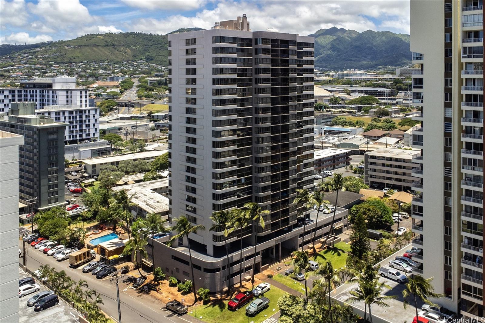 Kings Gate condo # 806, Honolulu, Hawaii - photo 2 of 17