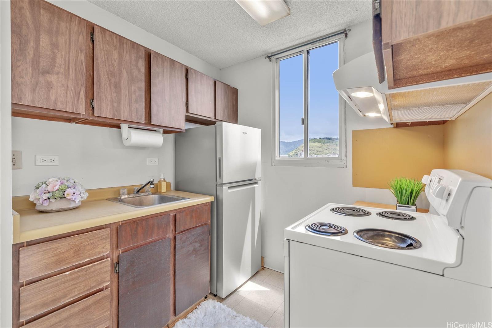 Hale Kulanui condo # 1101, Honolulu, Hawaii - photo 2 of 20