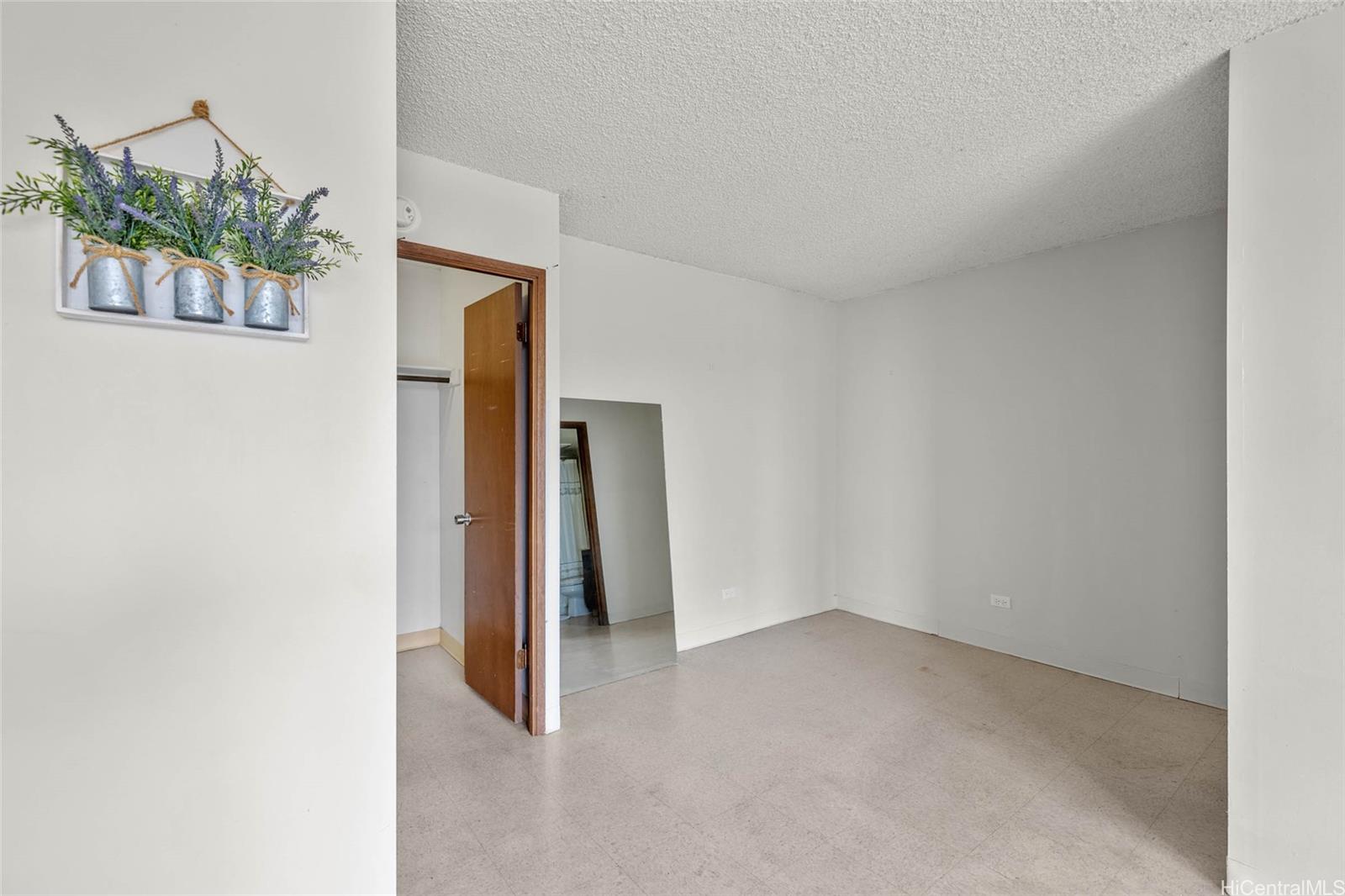 Hale Kulanui condo # 1101, Honolulu, Hawaii - photo 3 of 19