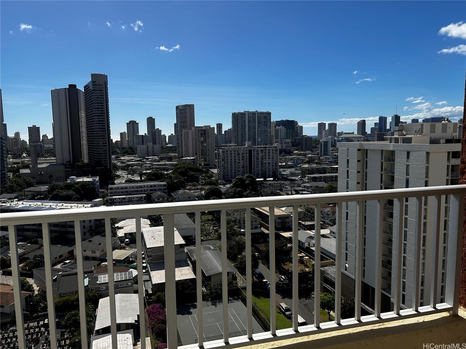 2740 Kuilei St Honolulu - Rental - photo 2 of 13