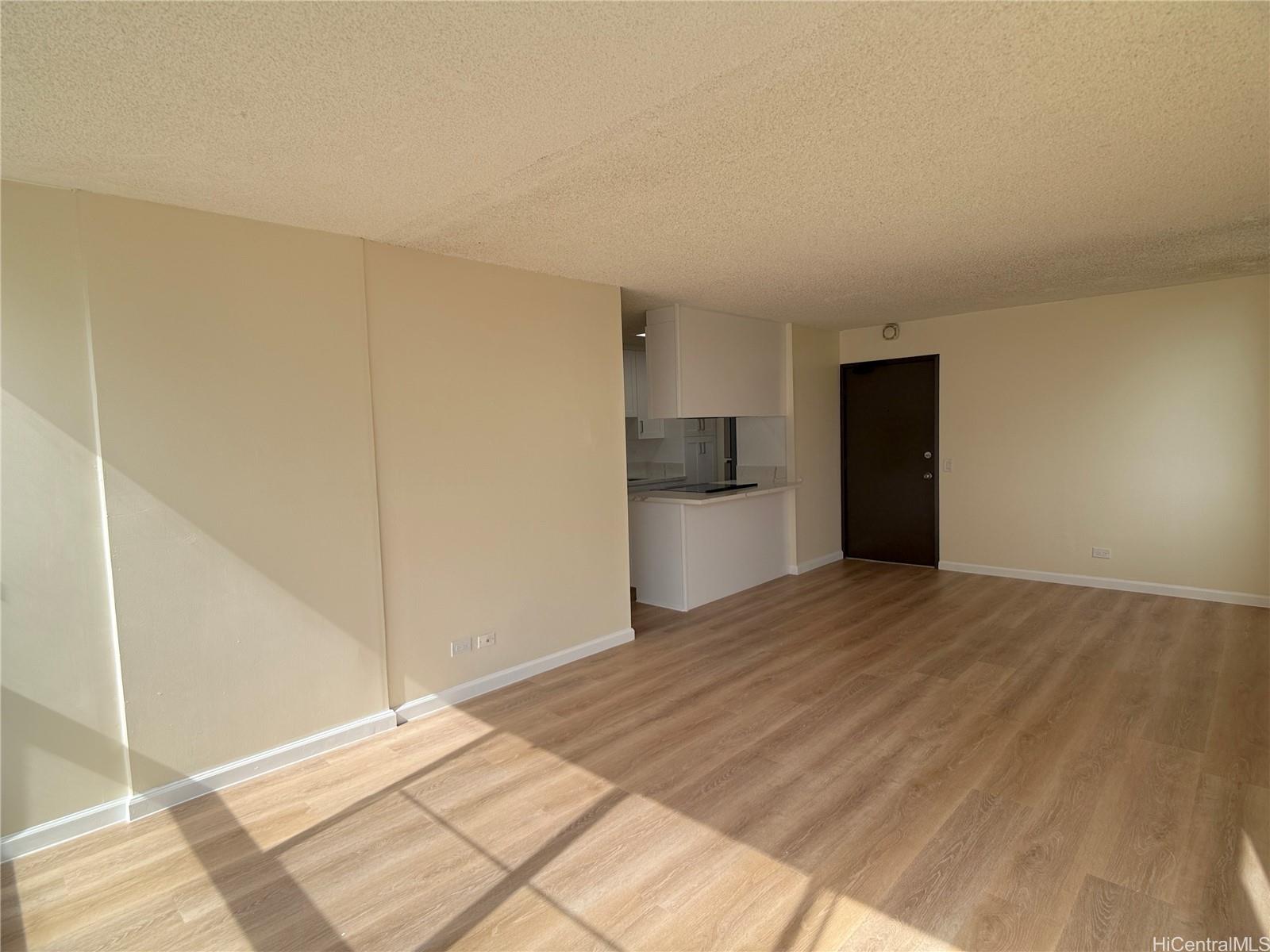 2740 Kuilei St Honolulu - Rental - photo 3 of 12