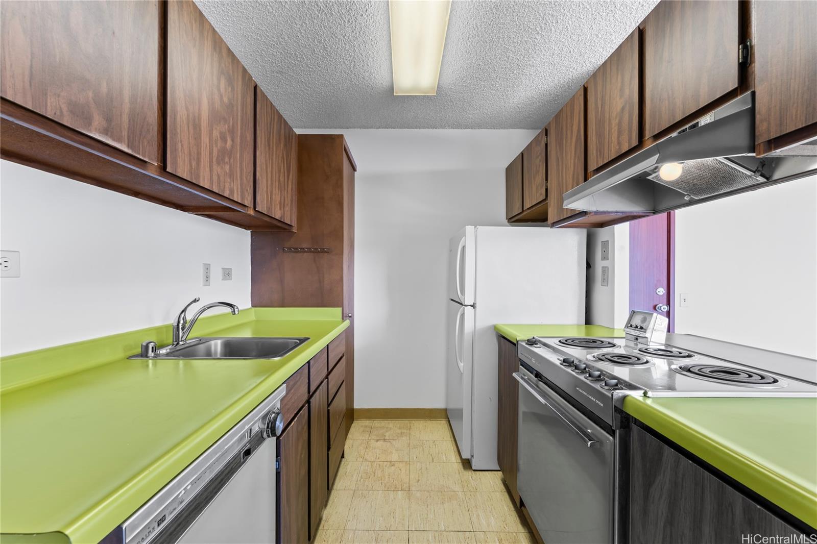 Hale Kulanui condo # 1902, Honolulu, Hawaii - photo 5 of 23