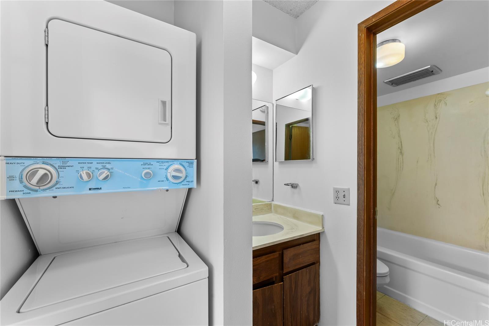 Hale Kulanui condo # 1902, Honolulu, Hawaii - photo 9 of 23