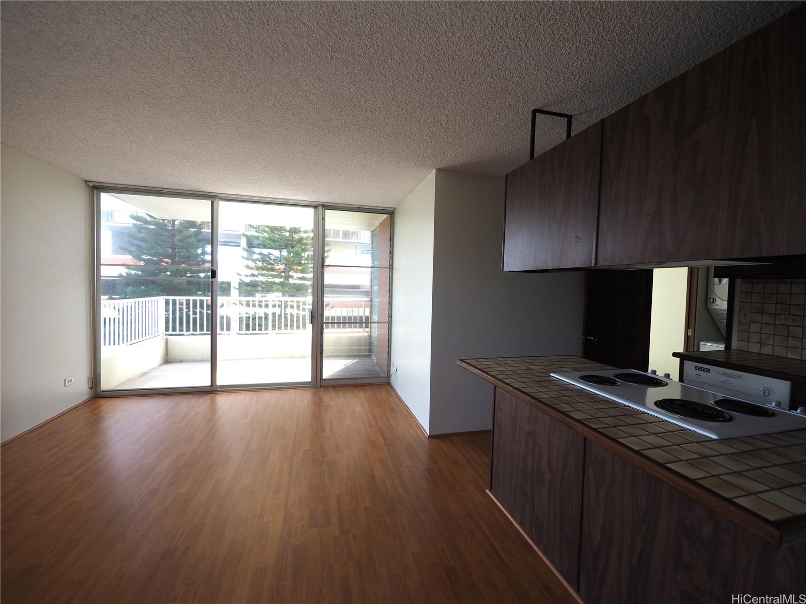 Hale Kulanui condo # 402, Honolulu, Hawaii - photo 2 of 12