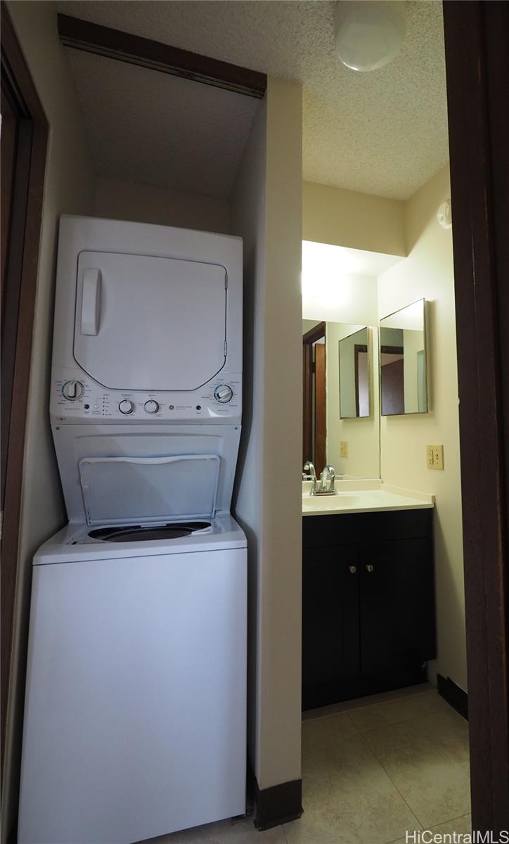 Hale Kulanui condo # 402, Honolulu, Hawaii - photo 6 of 12