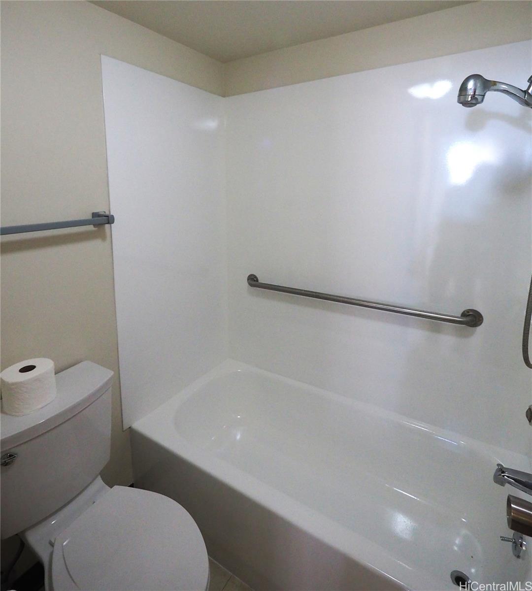 Hale Kulanui condo # 402, Honolulu, Hawaii - photo 7 of 12