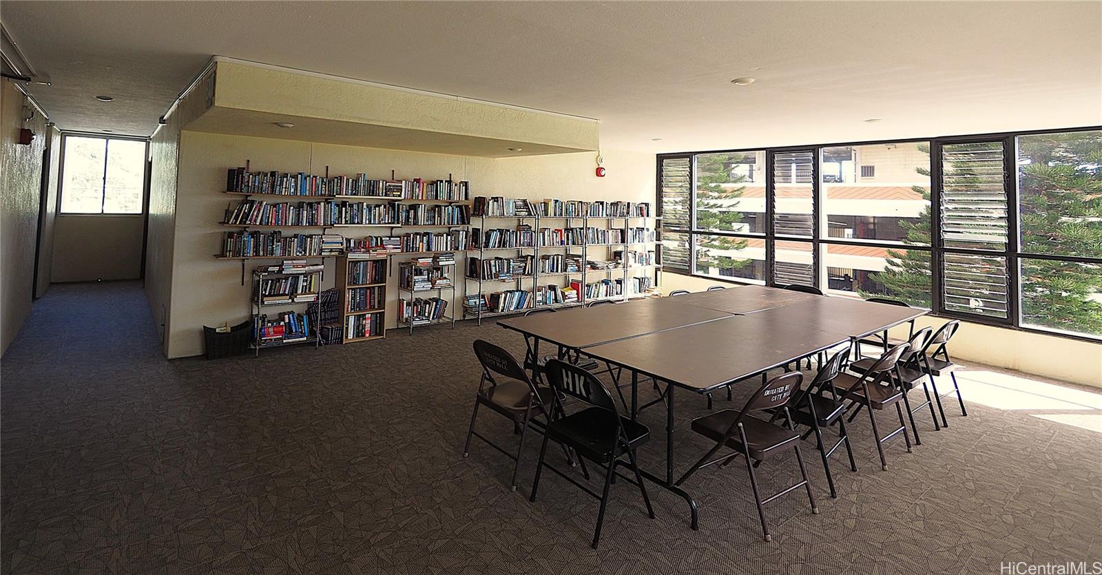 Hale Kulanui condo # 402, Honolulu, Hawaii - photo 8 of 12