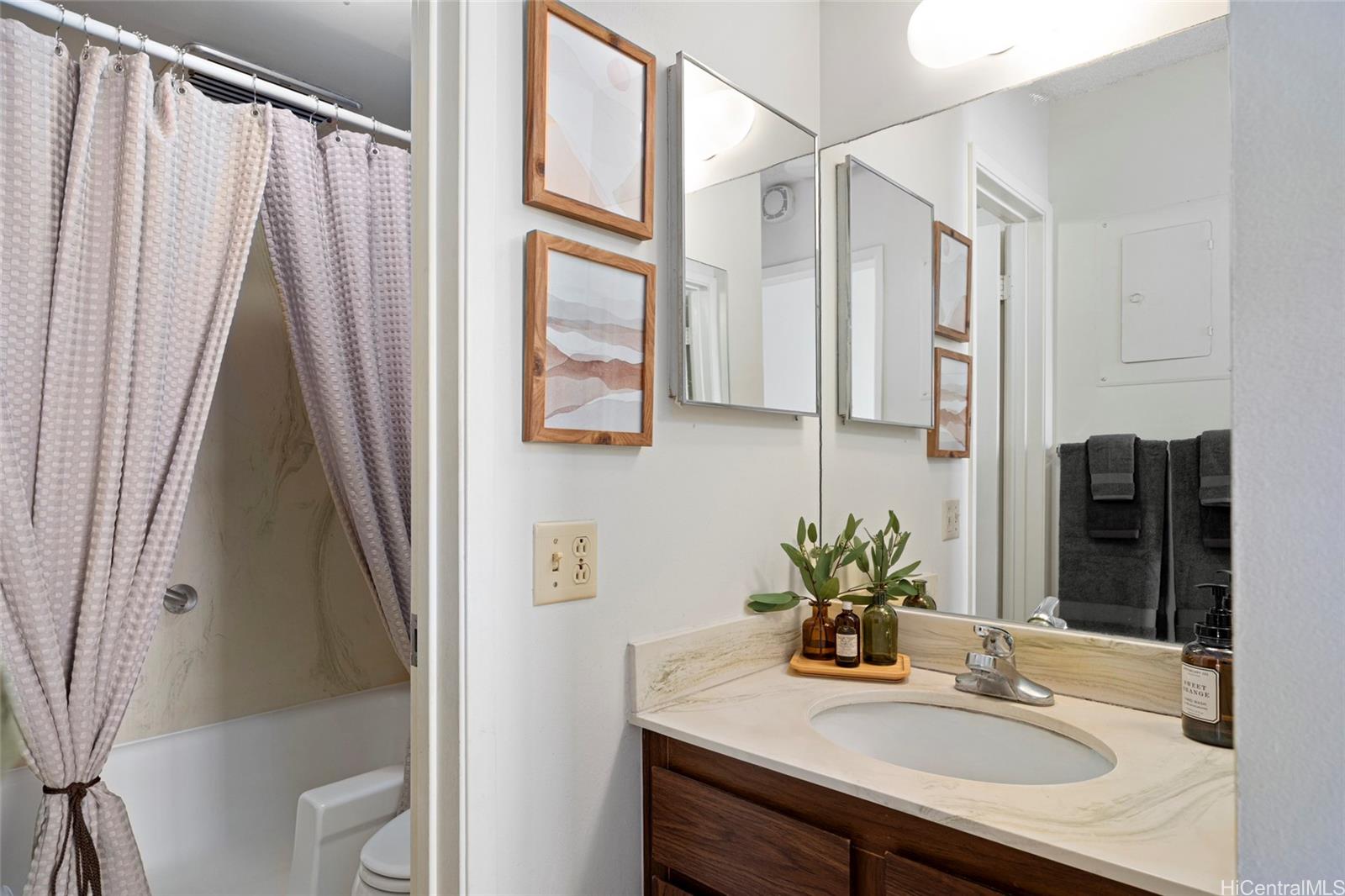 Hale Kulanui condo # 803, Honolulu, Hawaii - photo 11 of 23