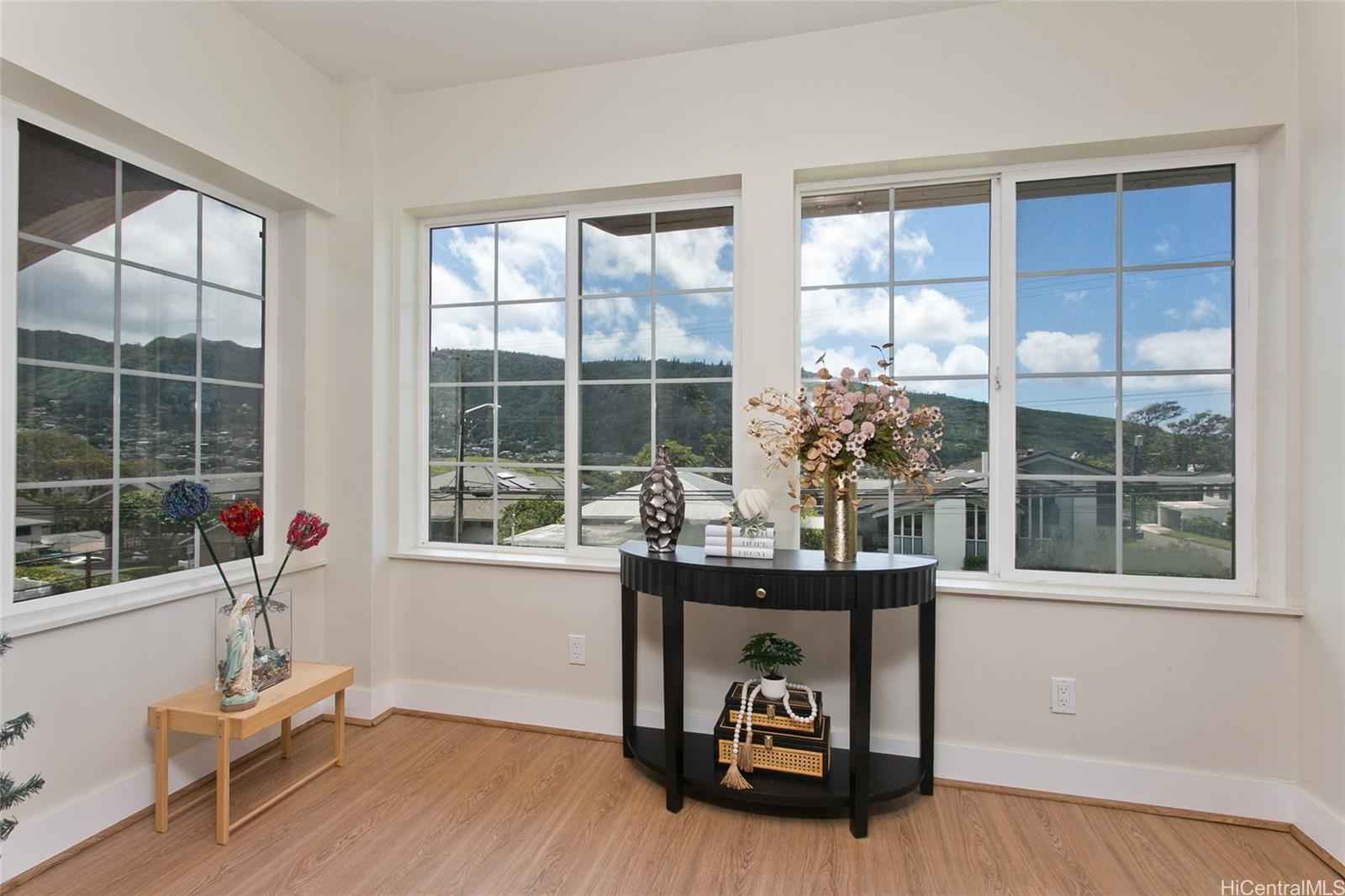 2742  Manoa Road Manoa Area, Honolulu home - photo 6 of 25