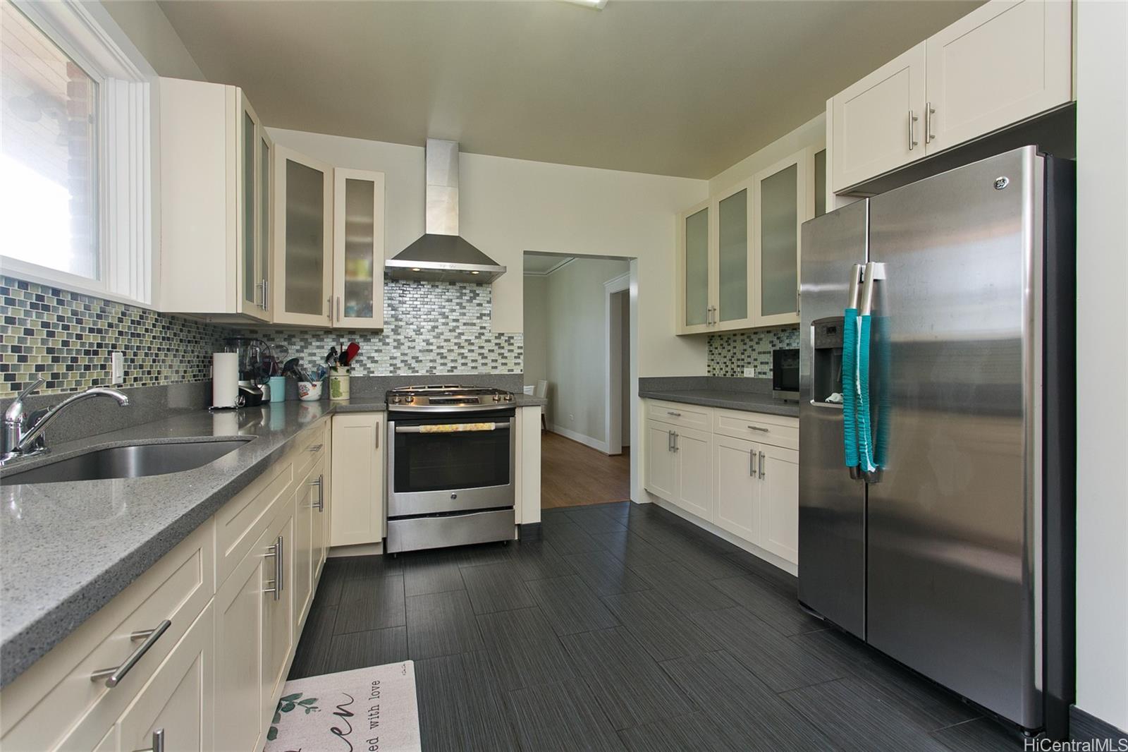 2742  Manoa Road Manoa Area, Honolulu home - photo 7 of 25