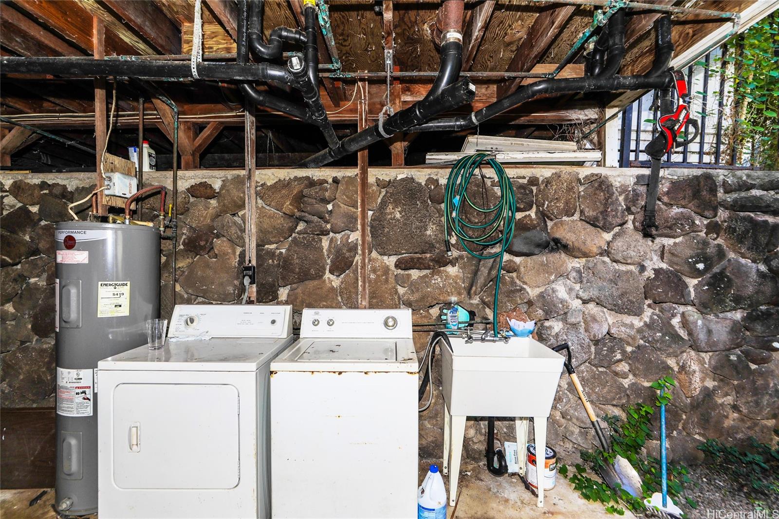 2749  Piliwai St Kalihi Valley, Honolulu home - photo 14 of 18