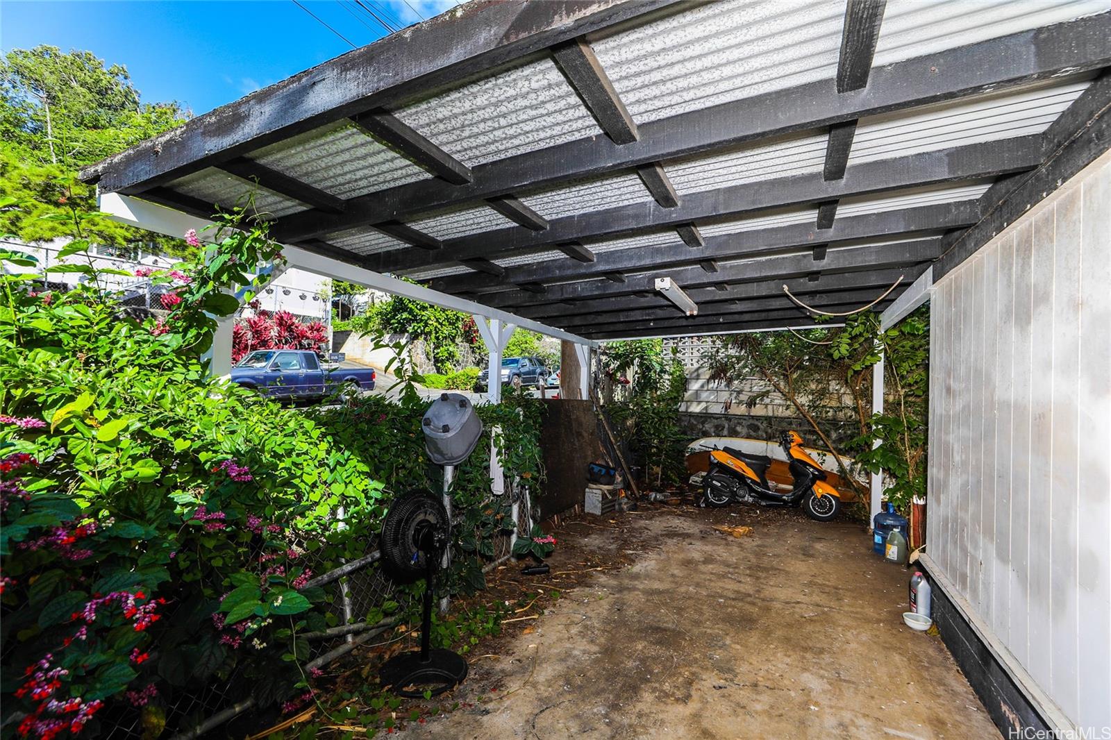 2749  Piliwai Street Kalihi Valley, Honolulu home - photo 13 of 19