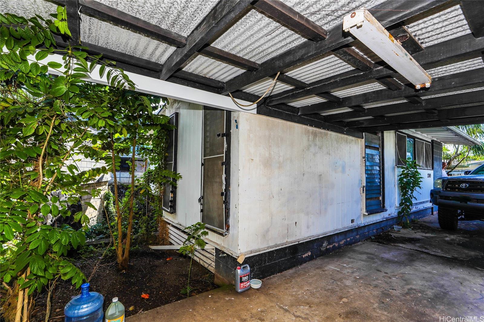 2749  Piliwai Street Kalihi Valley, Honolulu home - photo 14 of 19