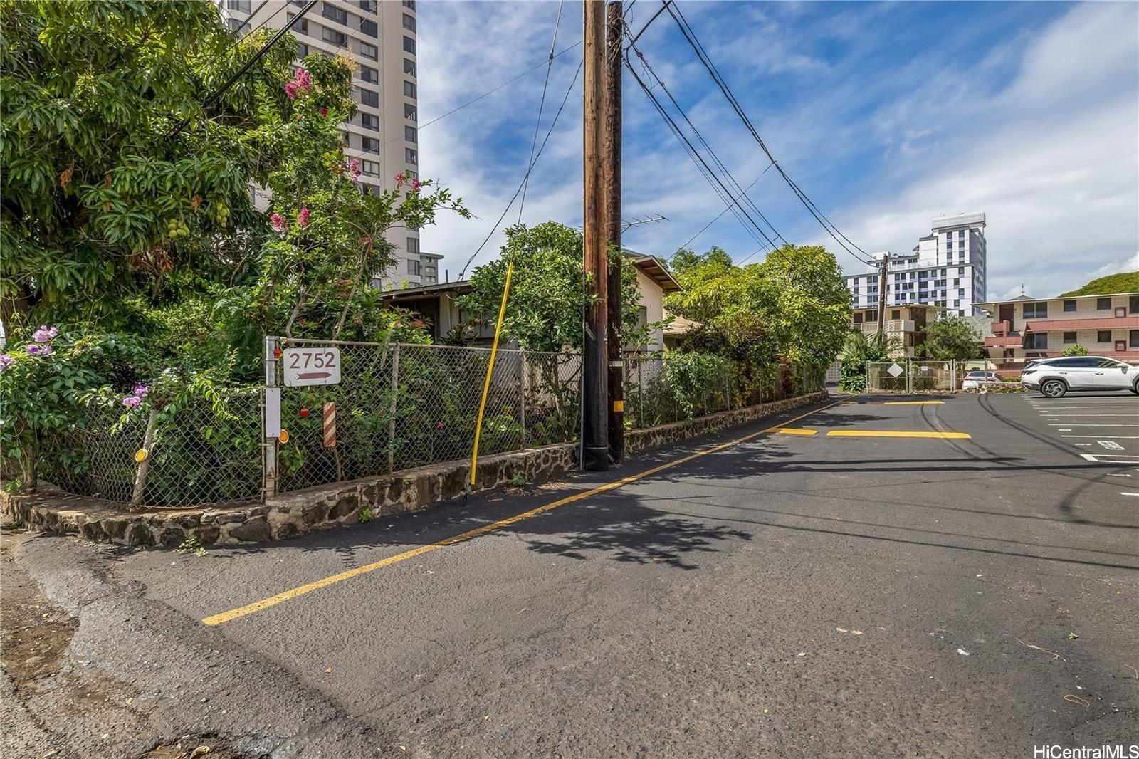 Moiliili Gardens condo # 111, Honolulu, Hawaii - photo 2 of 6