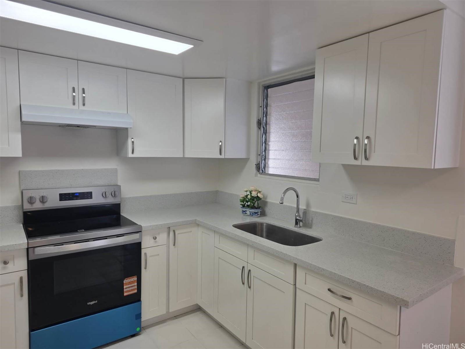 Moiliili Gardens condo # I308, Honolulu, Hawaii - photo 2 of 19