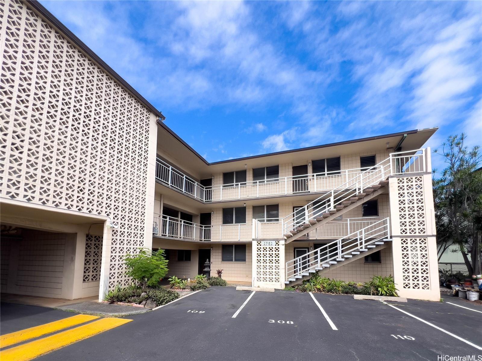 Moiliili Gardens condo # I308, Honolulu, Hawaii - photo 14 of 19