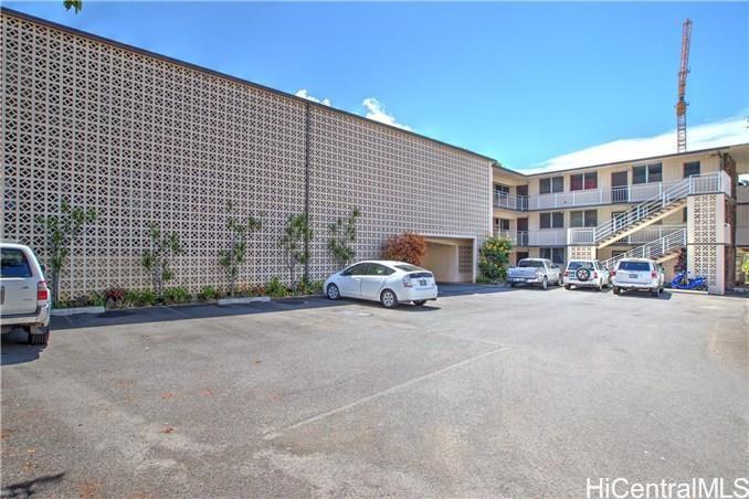 Moiliili Gardens condo # I308, Honolulu, Hawaii - photo 15 of 19