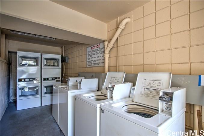 Moiliili Gardens condo # I308, Honolulu, Hawaii - photo 16 of 19