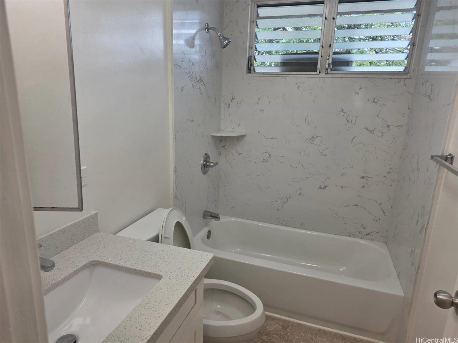 Moiliili Gardens condo # I308, Honolulu, Hawaii - photo 3 of 19