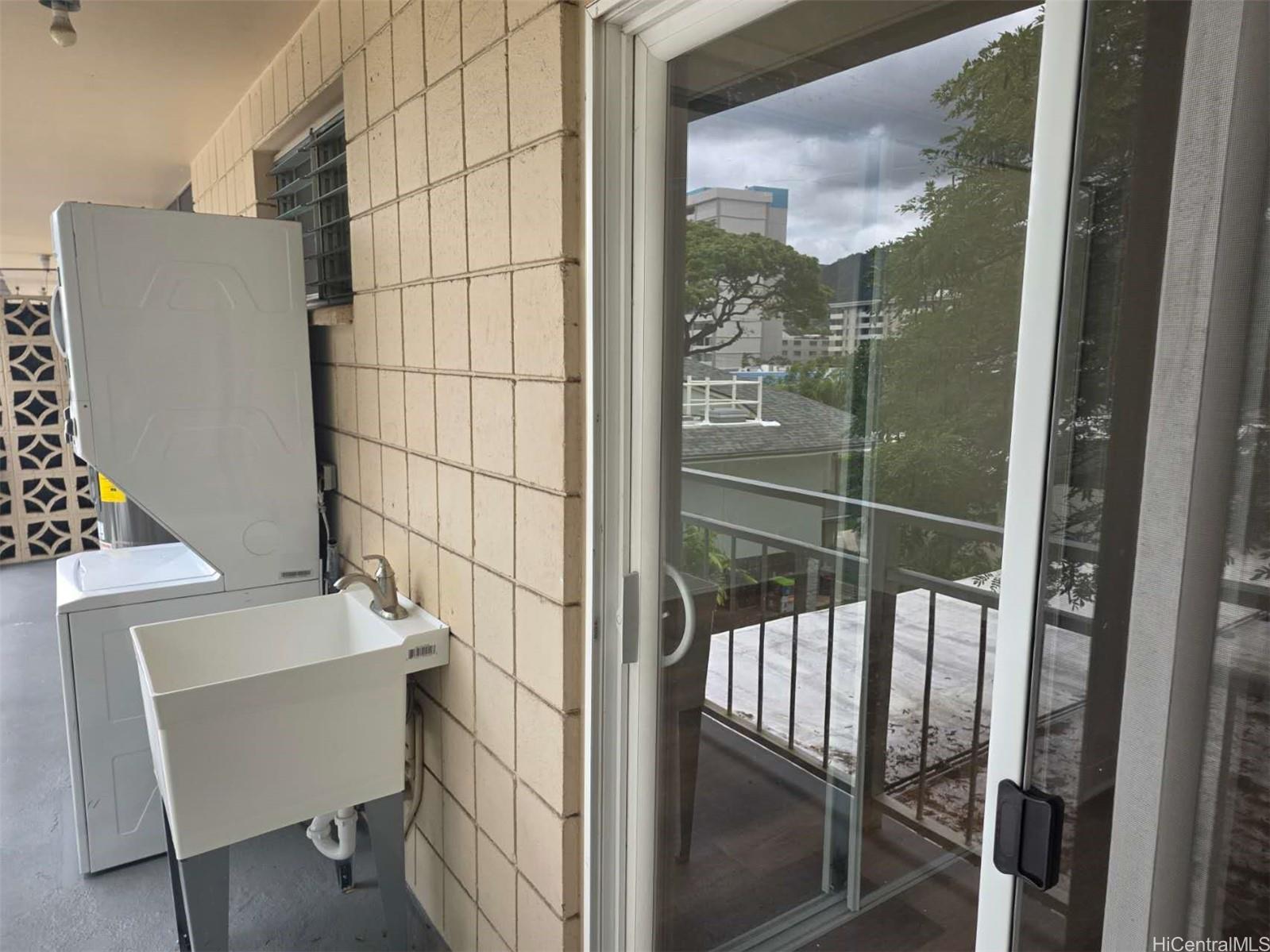 Moiliili Gardens condo # I308, Honolulu, Hawaii - photo 8 of 19