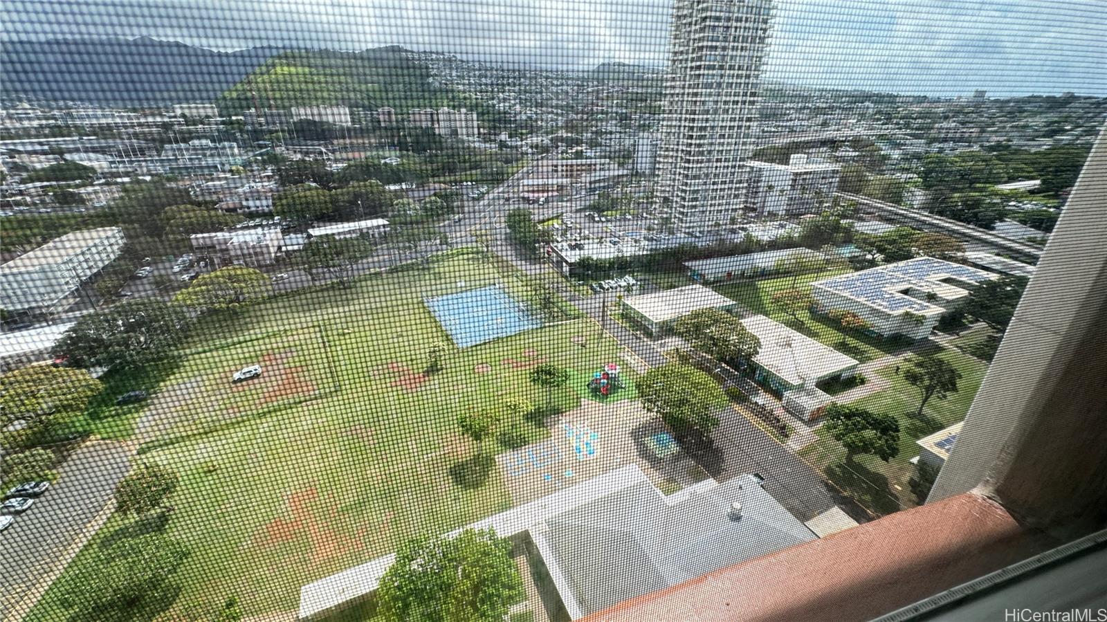 Rainbow Place condo # 2101, Honolulu, Hawaii - photo 5 of 11