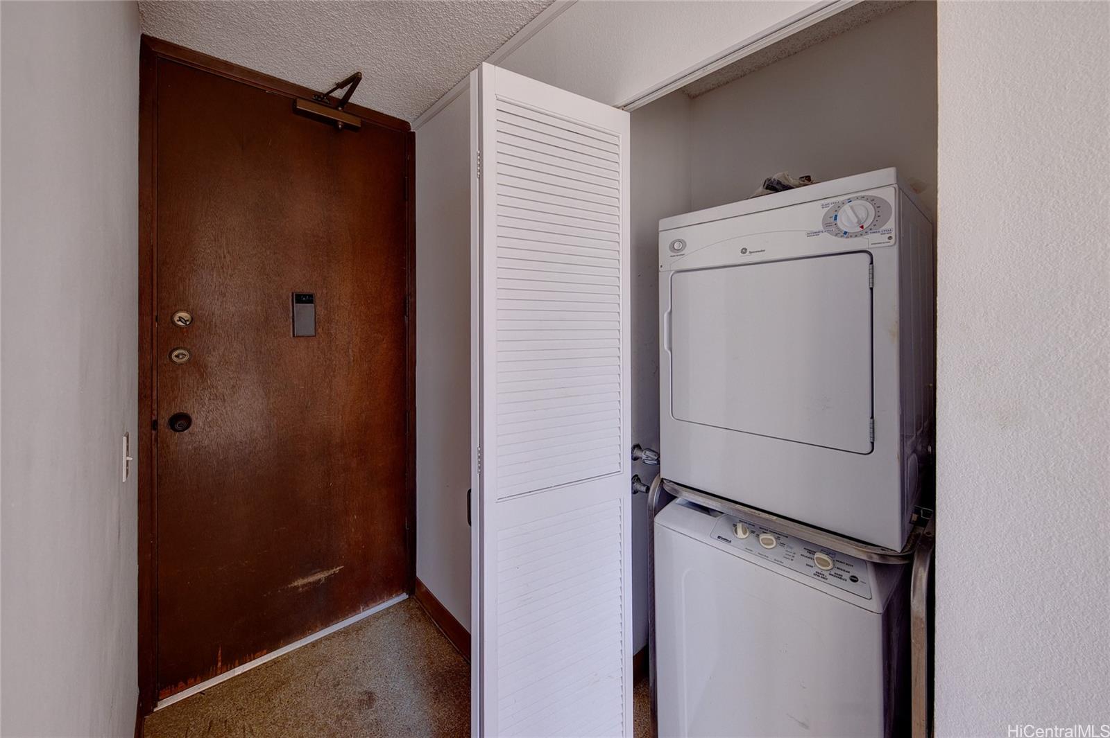 Rainbow Place condo # 702, Honolulu, Hawaii - photo 11 of 14