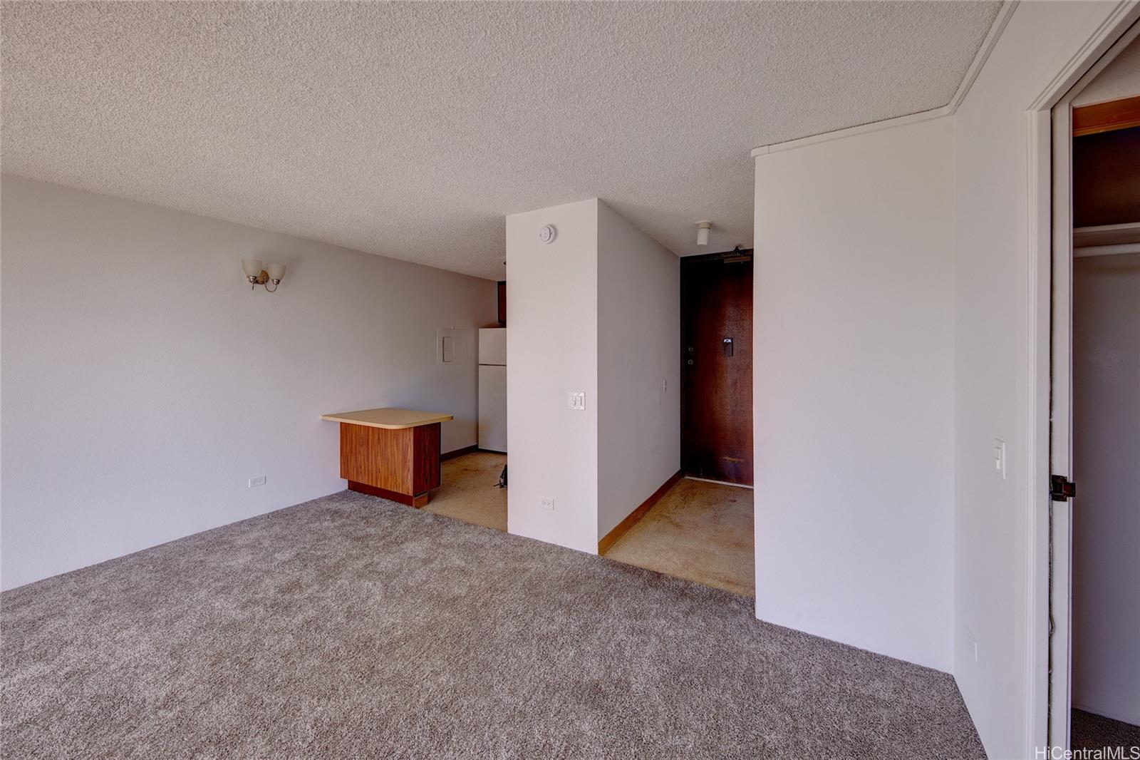 Rainbow Place condo # 702, Honolulu, Hawaii - photo 5 of 14