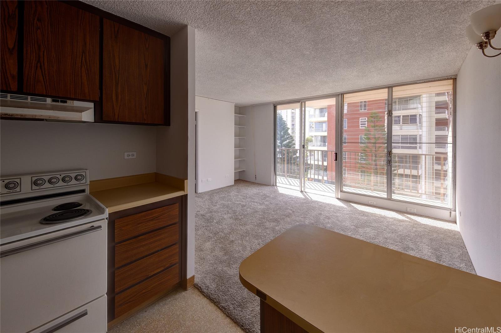 Rainbow Place condo # 702, Honolulu, Hawaii - photo 7 of 14