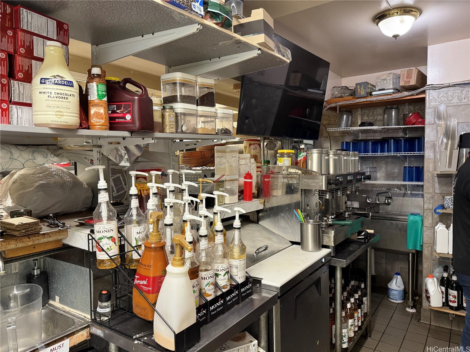 2756 Woodlawn Rd Manoa Area  - photo 14 of 16