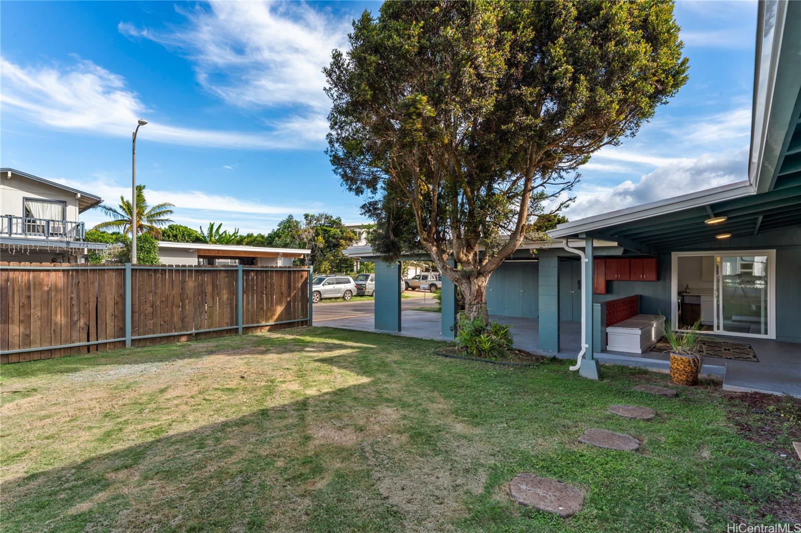 276  Kaliponi Street Wahiawa Area, Central home - photo 5 of 25