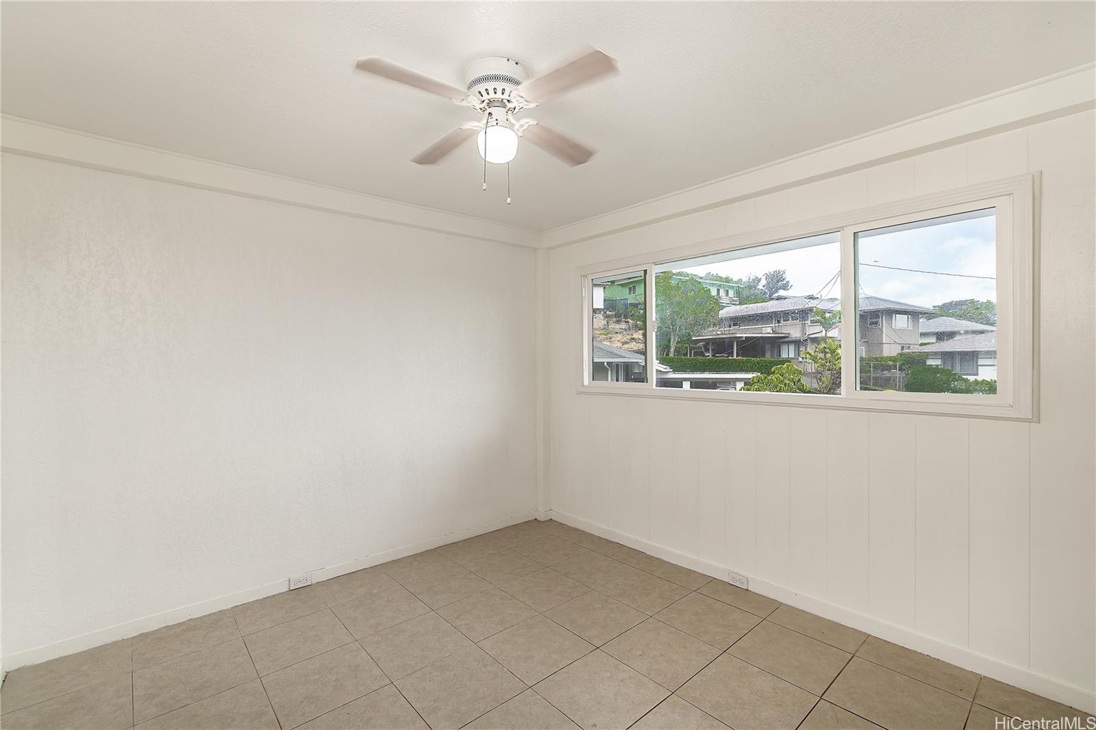 2777  Kalihi Street Kalihi Valley, Honolulu home - photo 3 of 24