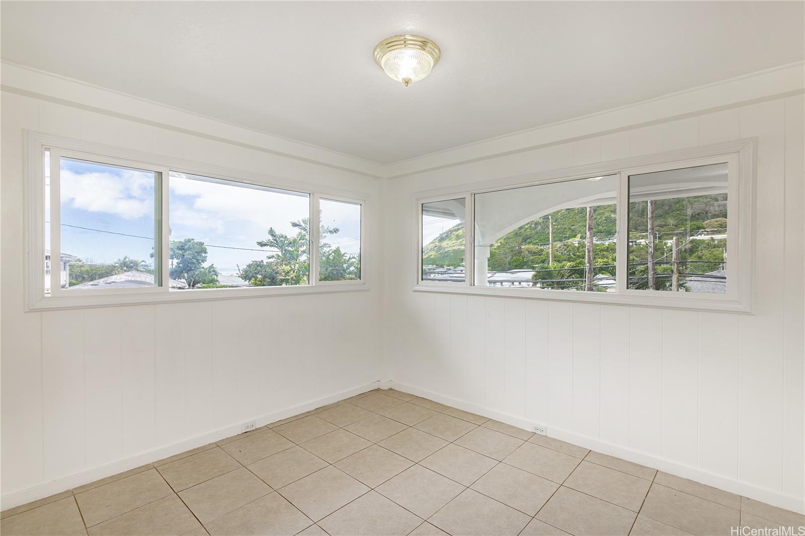 2777  Kalihi Street Kalihi Valley, Honolulu home - photo 4 of 24