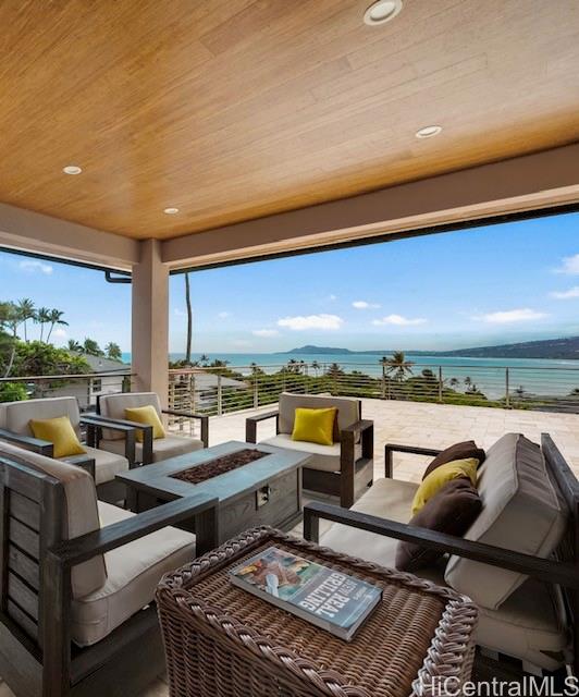 278  Makaweli Place Triangle, Hawaii Kai home - photo 2 of 24