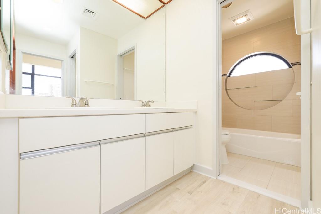 Kaimuki Parkside condo # 1002, Honolulu, Hawaii - photo 11 of 25